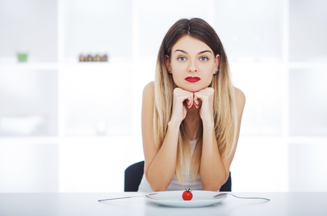 間違った食事制限が代謝を落とす理由。痩せない人に共通する落とし穴